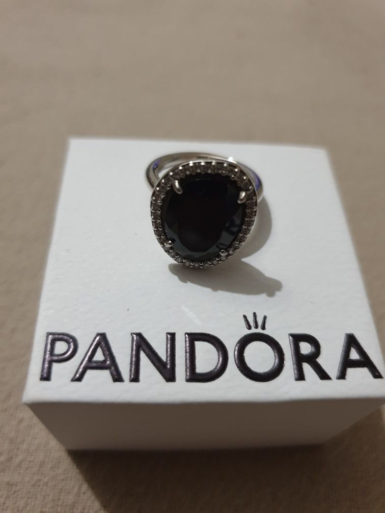 Pandora Glamorous Legacy Black Spinel Ring com caixa pandora