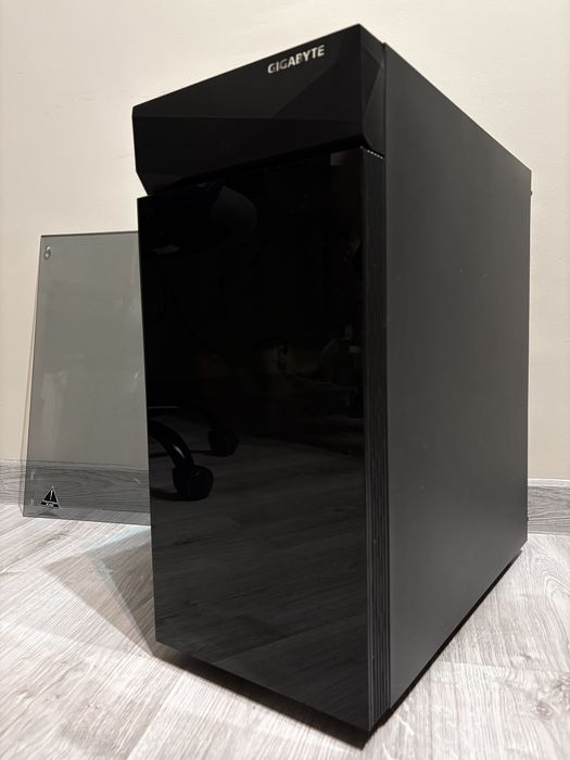 Obudowa komputerowa GIGABYTE RGB