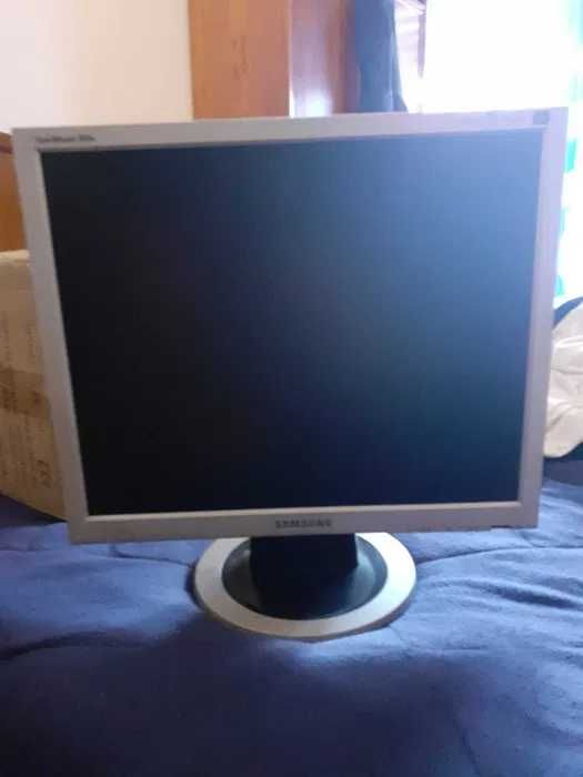 Monitor LCD Samsung SyncMaster 901N 60Hz VGA (Sem Cabos)