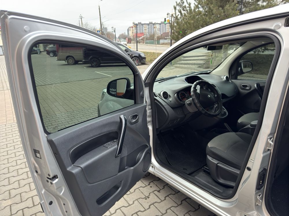 Продам RENAULT KANGOO  Z.E. 22 (60к.с.) Maxi