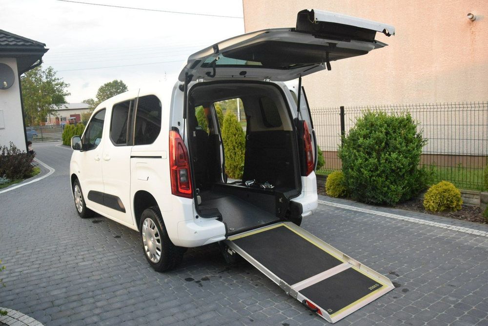 Opel Combo 1.5D 2020r Navi/ 137 Tys Km/ Rampa / PFRON / Dla Niepełnosprawnych