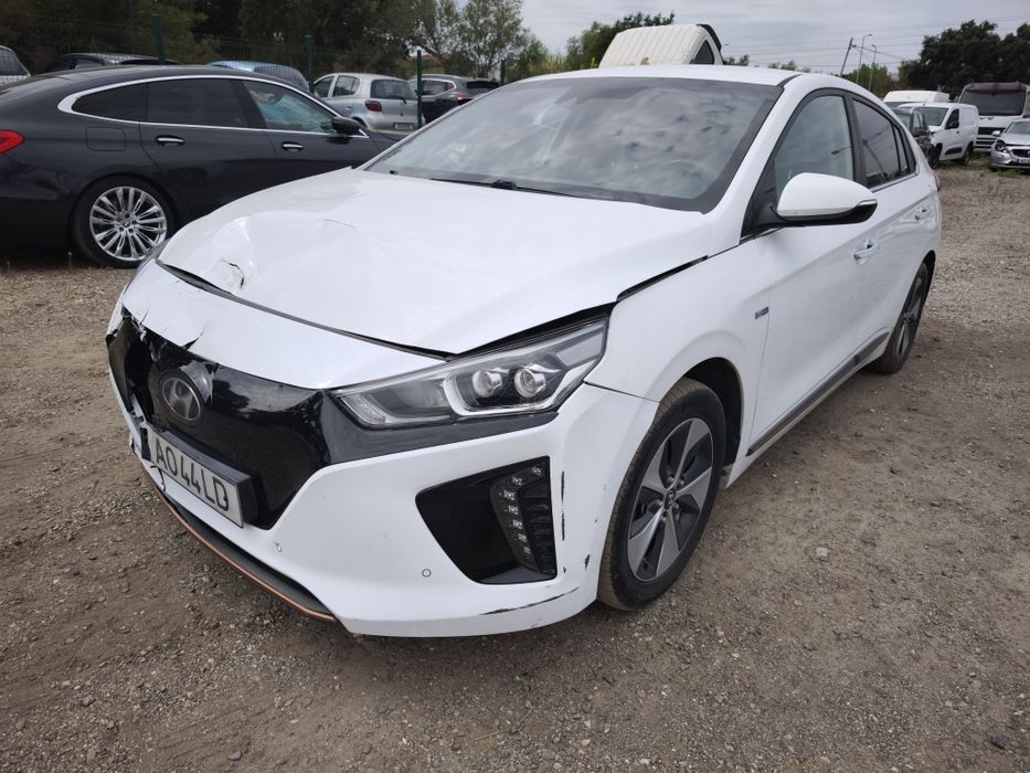 Hyundai Ioniq 100% electric