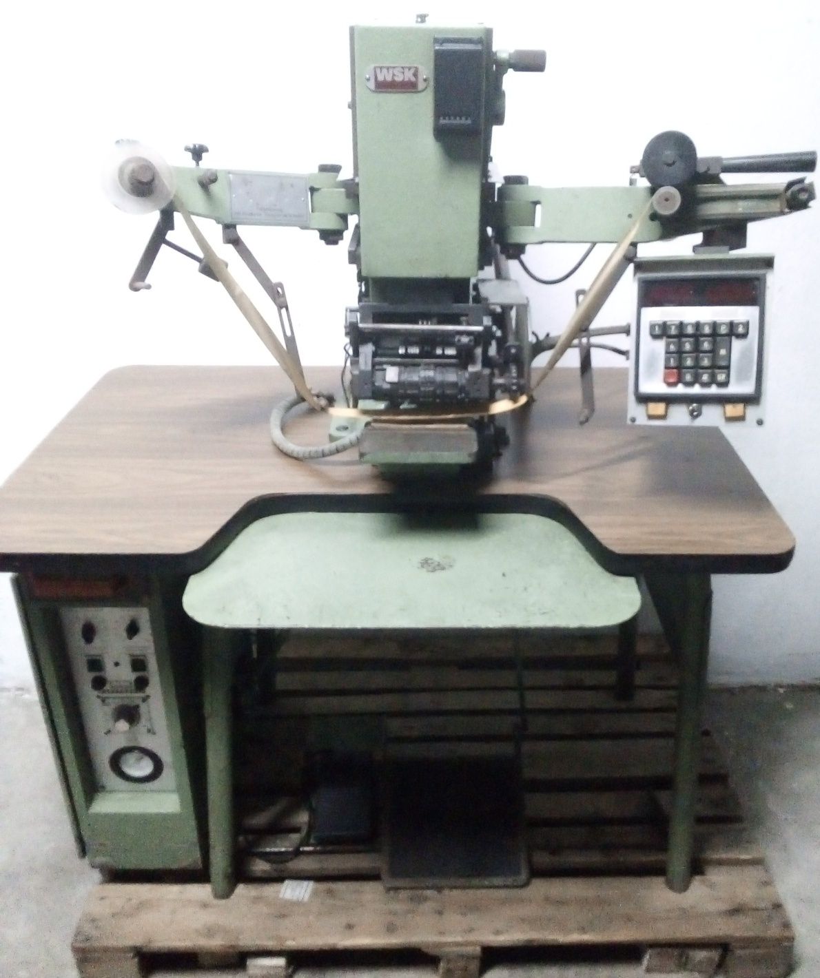 Máquina de timbrar digitos