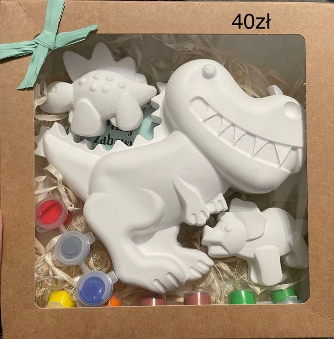 Duży dinozaur i 2 małe