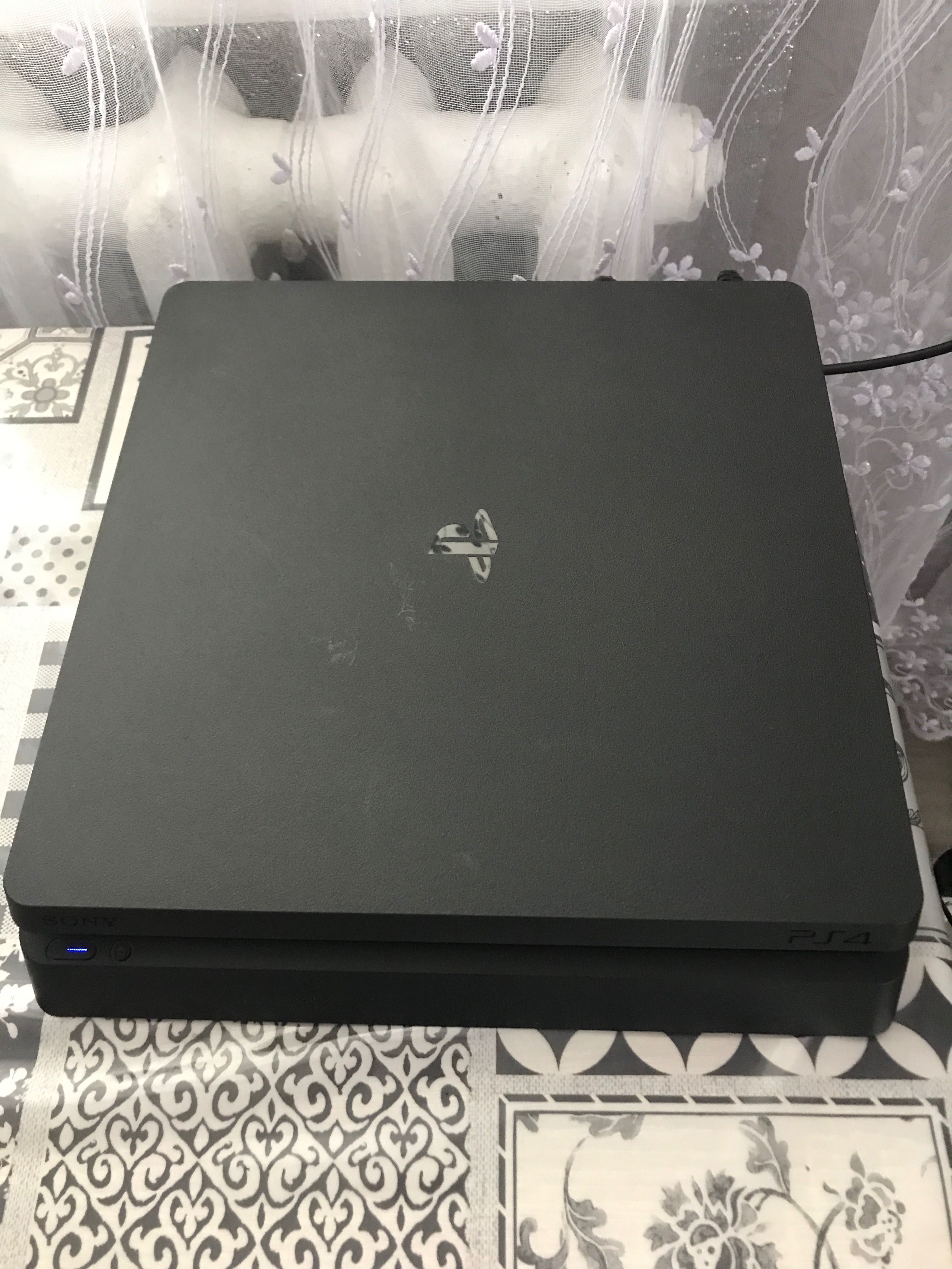 PlayStation 4 slim 500гб