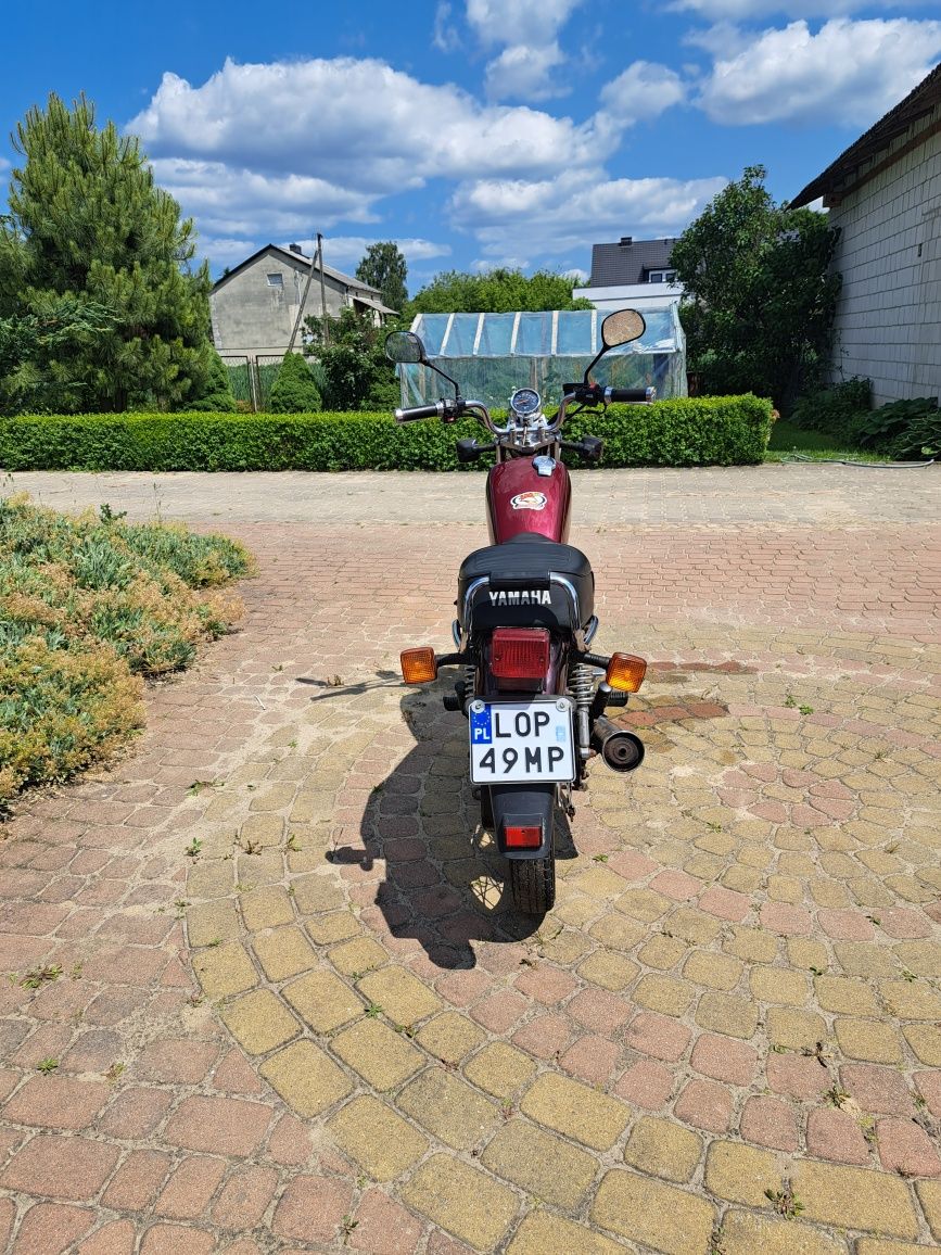 Motocykl Yamaha sr125