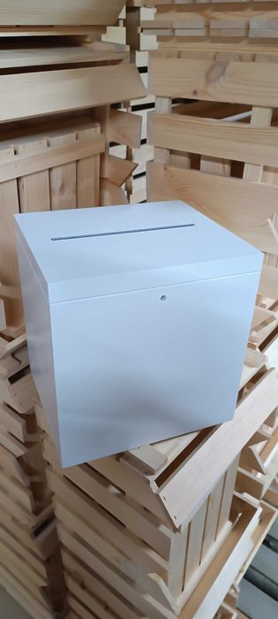Pudełko na koperty od producenta 29x25x30 z zamkiem biała