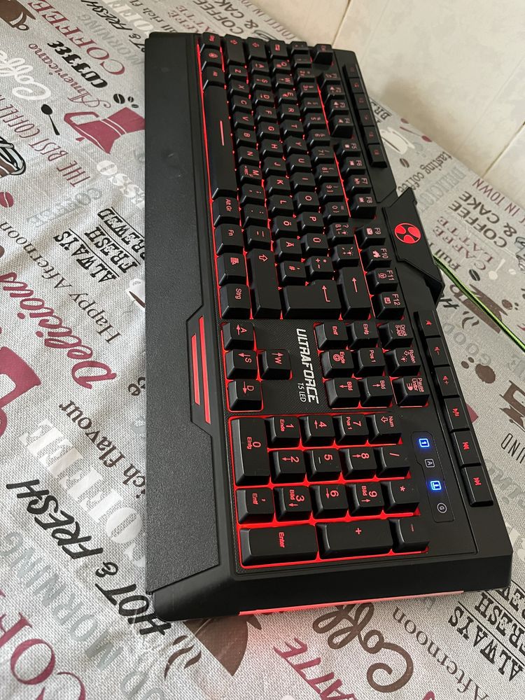 Teclado mecanico ultraforce alemão