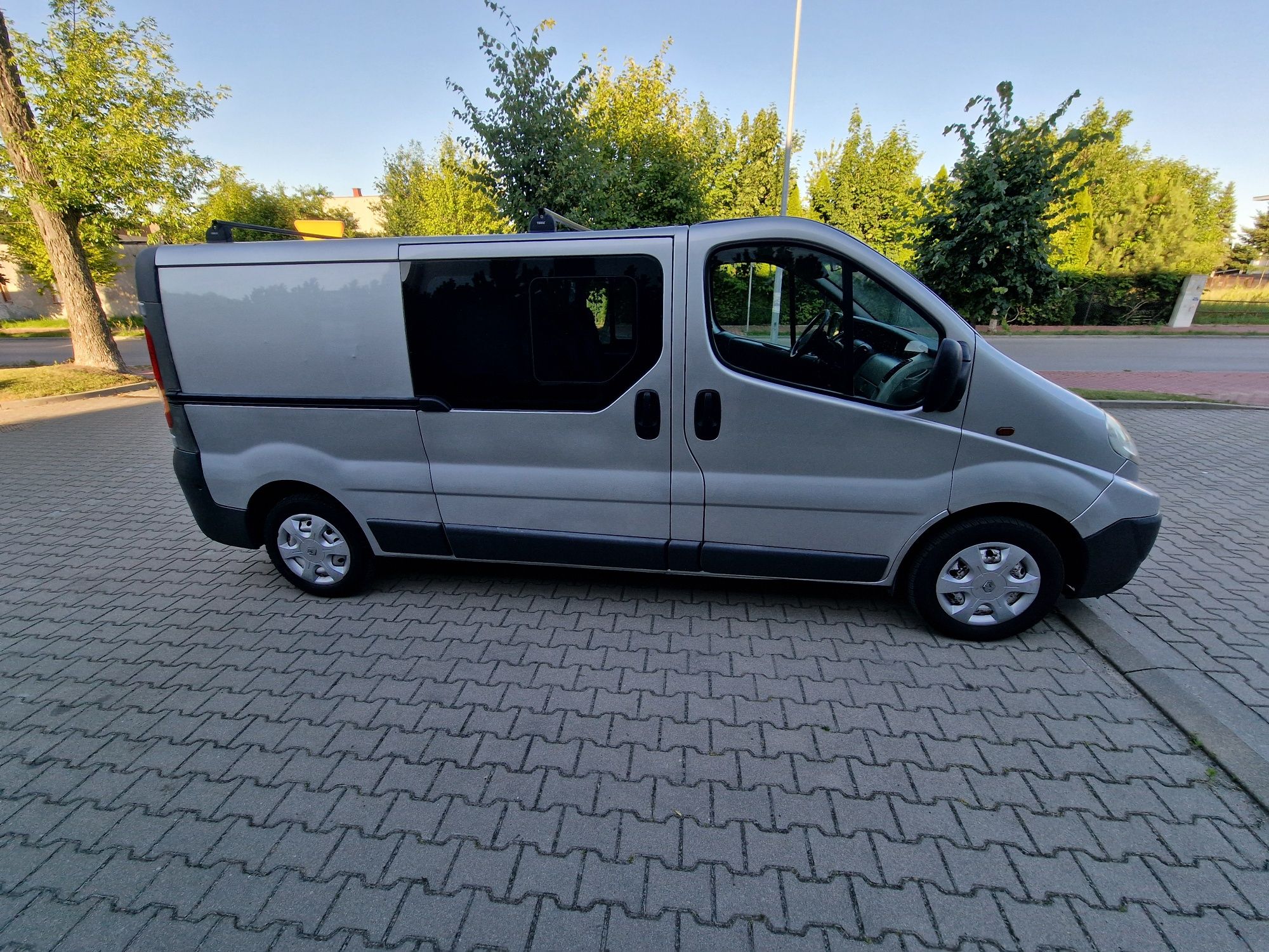 Brygadówka Trafic Vivaro 2.0 CDi Long L2H1.Dubelcabina.