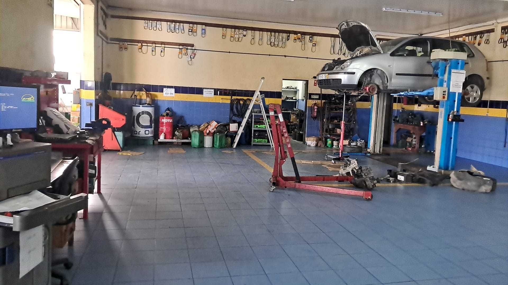 arrenda-se, vende-se, trespassa-se oficina de automóveis