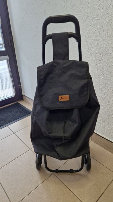 Wózek transportowy na zakupy. Nowy