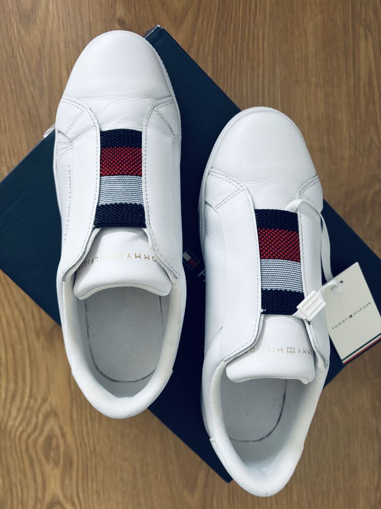 Tommy Hilfiger 37