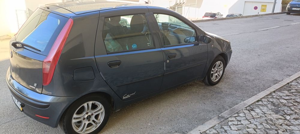 Fiat Punto carro de garagem - super impecavel .