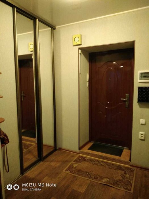 Затишна квартира подобово - погодинно, біля метро Ботанічний сад.