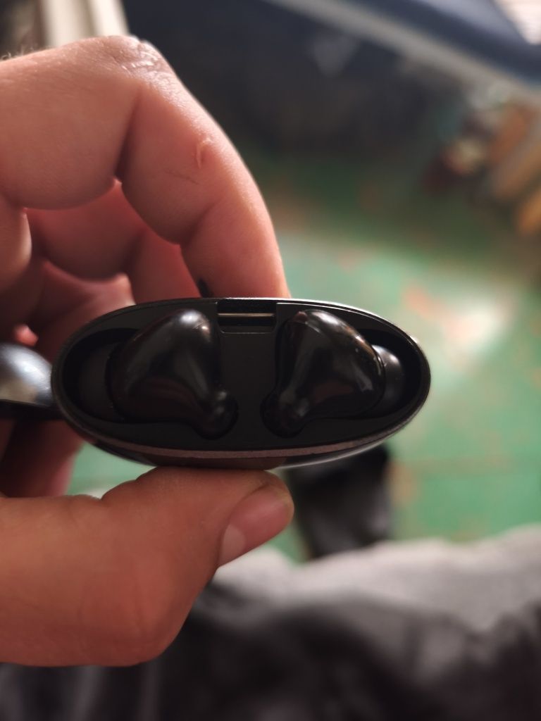 Продам наушники Bluetooth