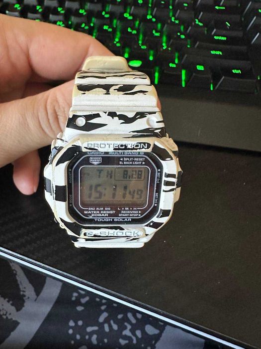 Вінтажний японський годинник casio gw-m5610bw, соняшна батарея