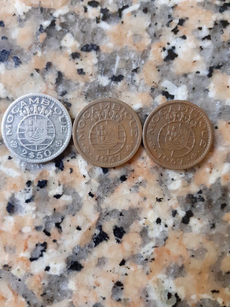 Moedas de ex colónias portuguesas