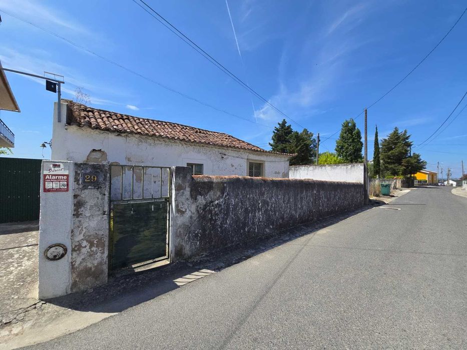 Terreno com casa para recuperar