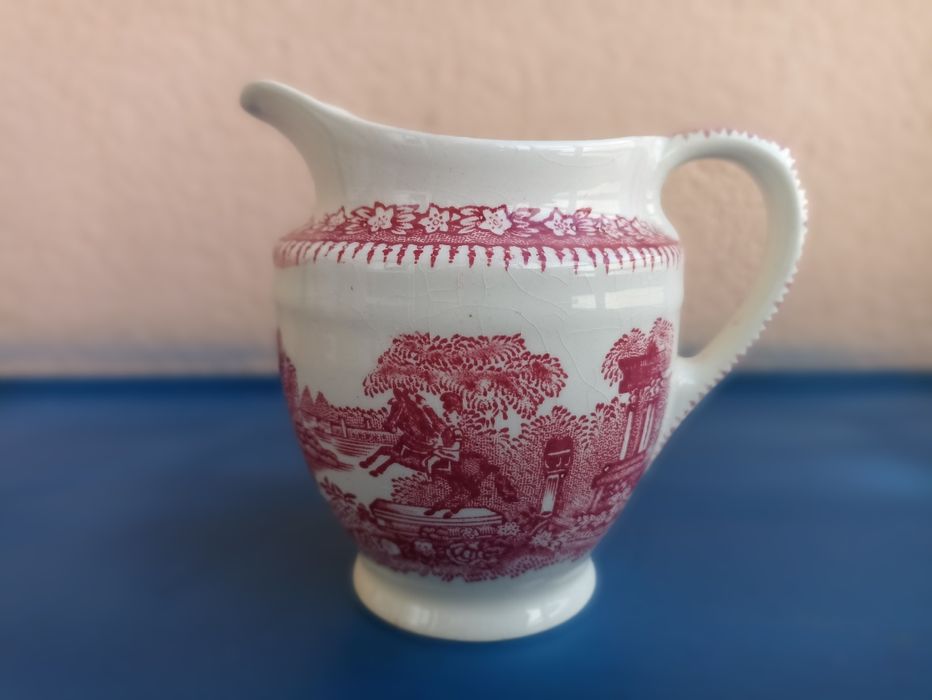 Serviço de chá Sacavém Gilman & Cta motivo Estátua cor de rosa