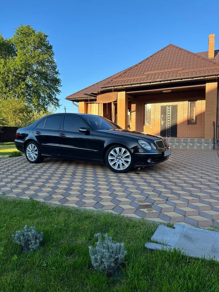 Mercedes-benz w211