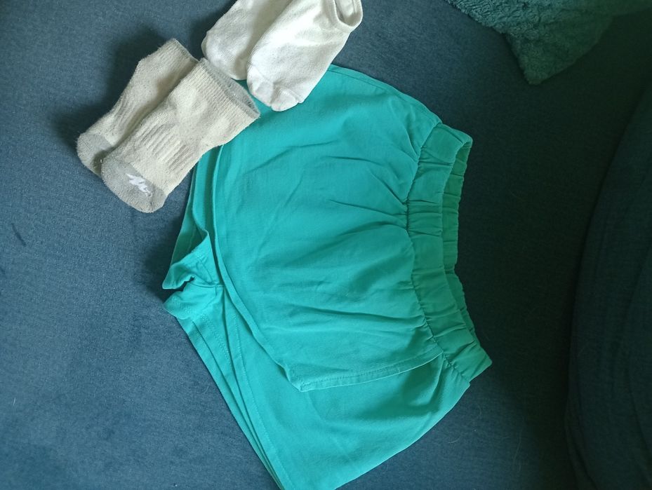 Spódnico spodenki sportowe Reserved roz 134 + skarpetki gratis