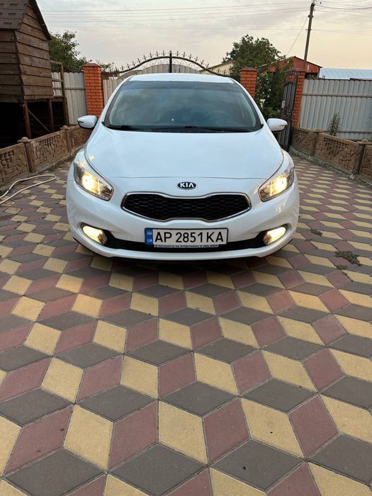 Продам Kia Ceed 2015