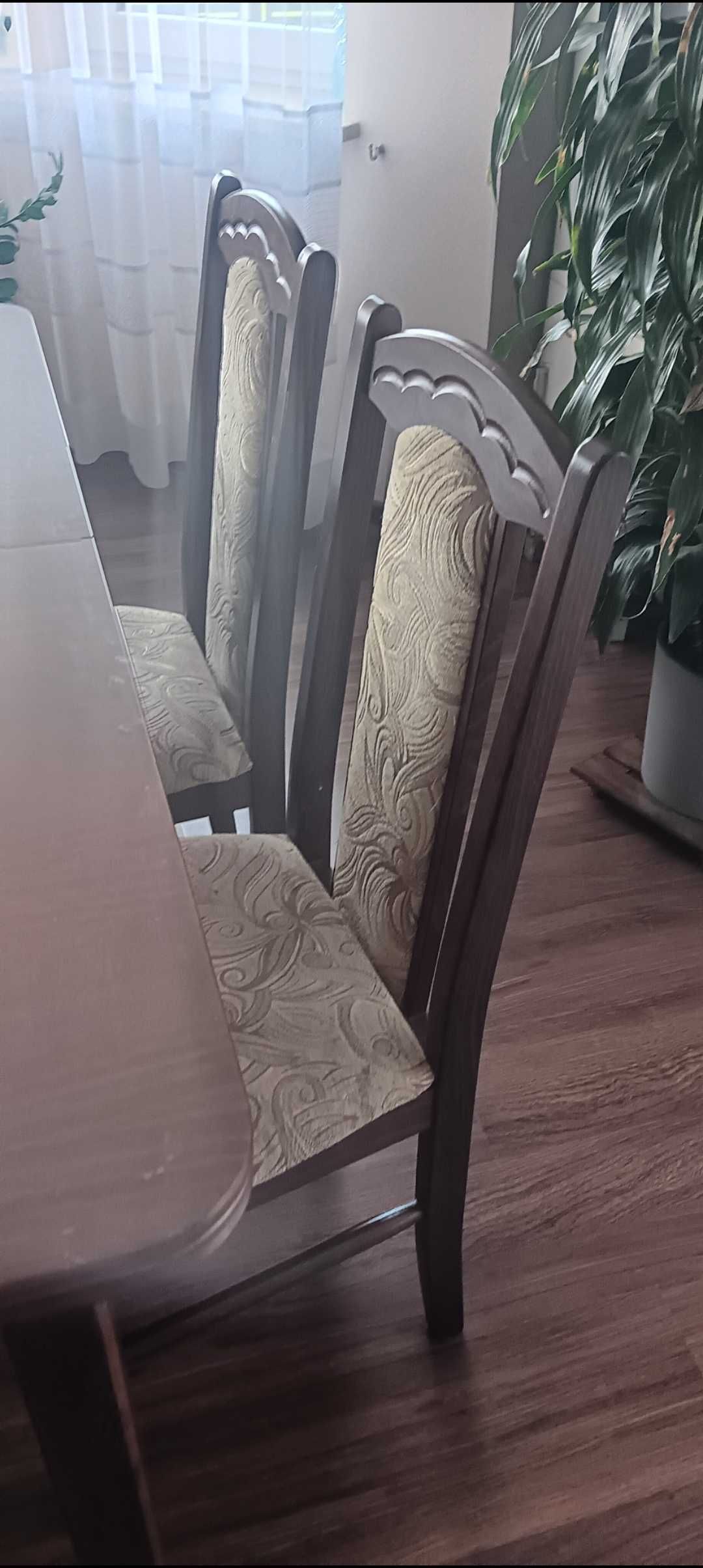 Stol rozkladany 6 krzesel 2 taborety