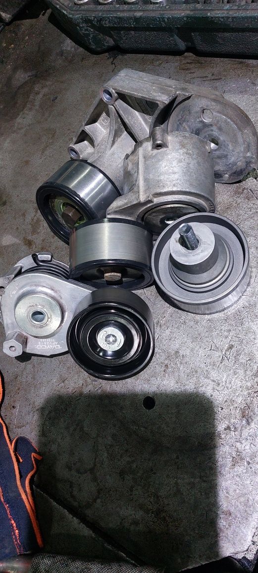 Ролики натяжные и обводные daf 105