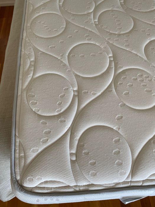 Colchão MOLAFLEX, de espuma HR e látex (solteiro)