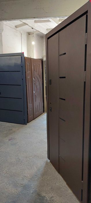 Вуличні вхідні двері для будинку зі склом входные двери уличные ; дом