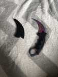 Nóż karambit wzorowany na kose z cs2