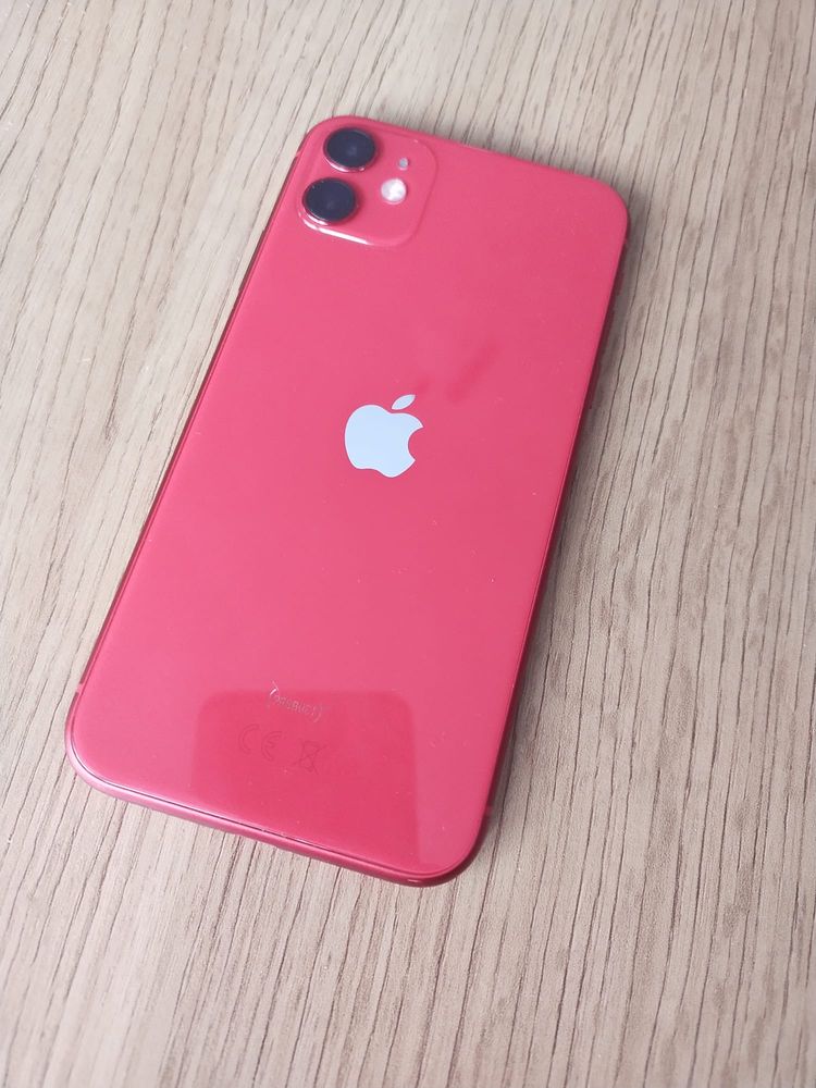 iPhone 11 64GB RED etui ładujace