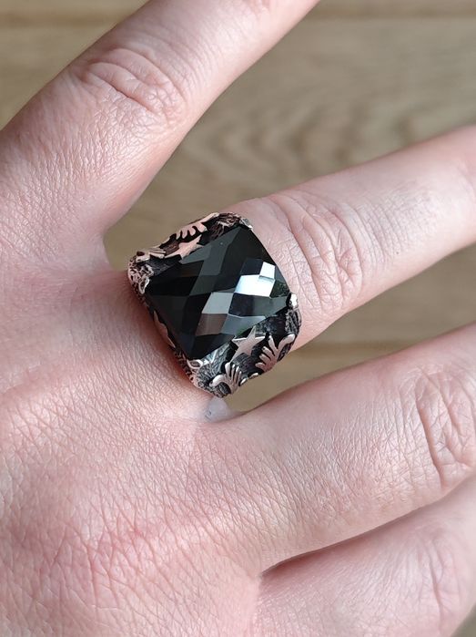 Шикарний срібний перстень з оніксом