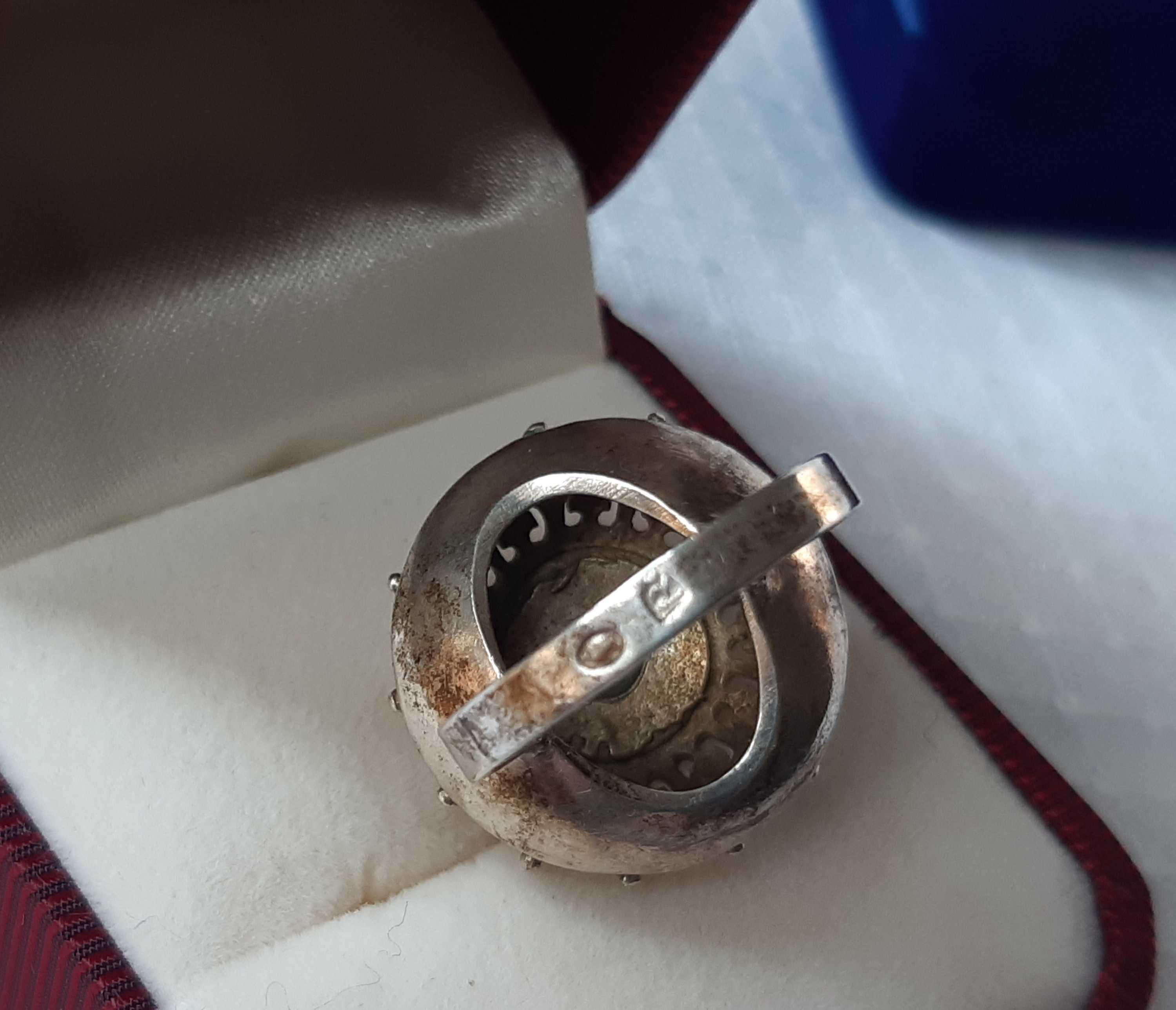 Srebrny pierścionek Warmet -Resovia. Jeżowiec.