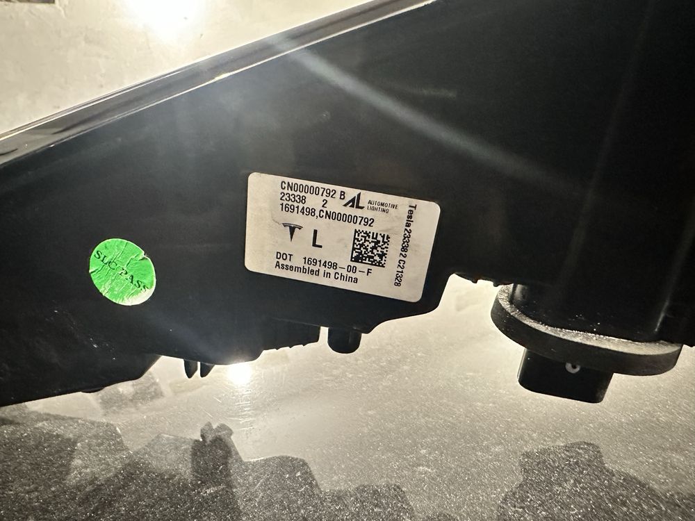 Задній лівий ліхтар стоп Tesla 3 европа