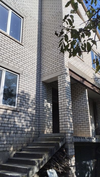 Продаю дом- недострой, пер. Железнодорожный, 25000 дол. Сша торг