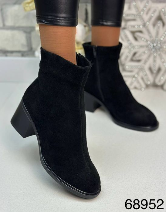 Жіночі шкіряні зимові черевики в кольорах