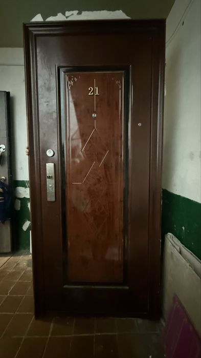 Продам двері вхідні Б/У