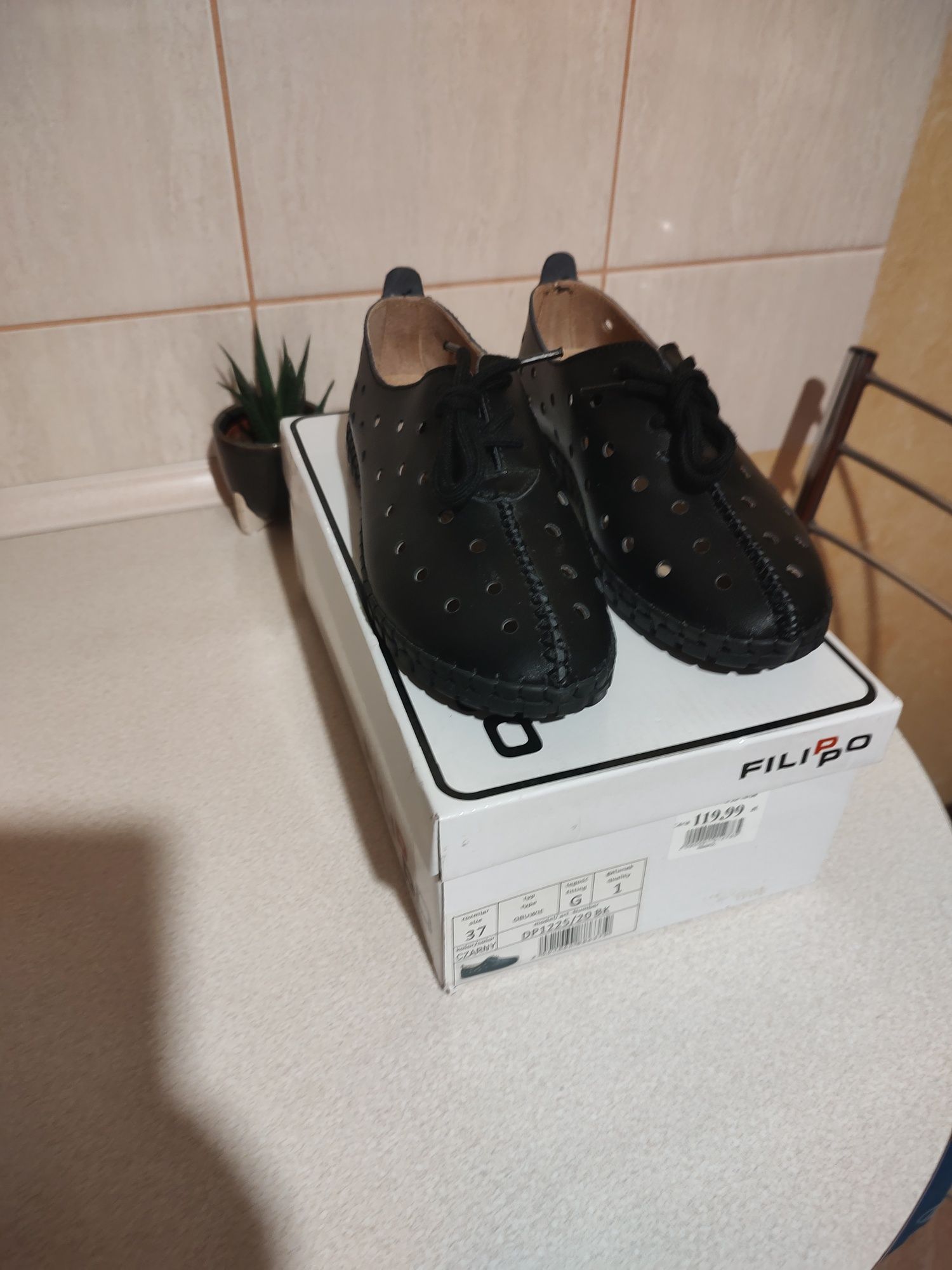 Buty damskie skórzane czarne Filippo 37