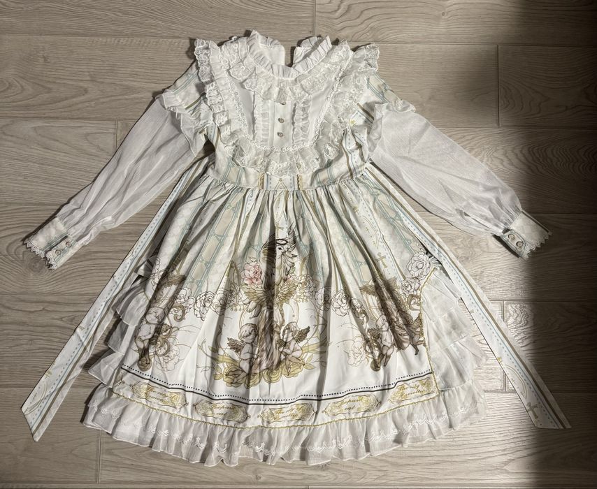Біла сукня в стилі Lolita