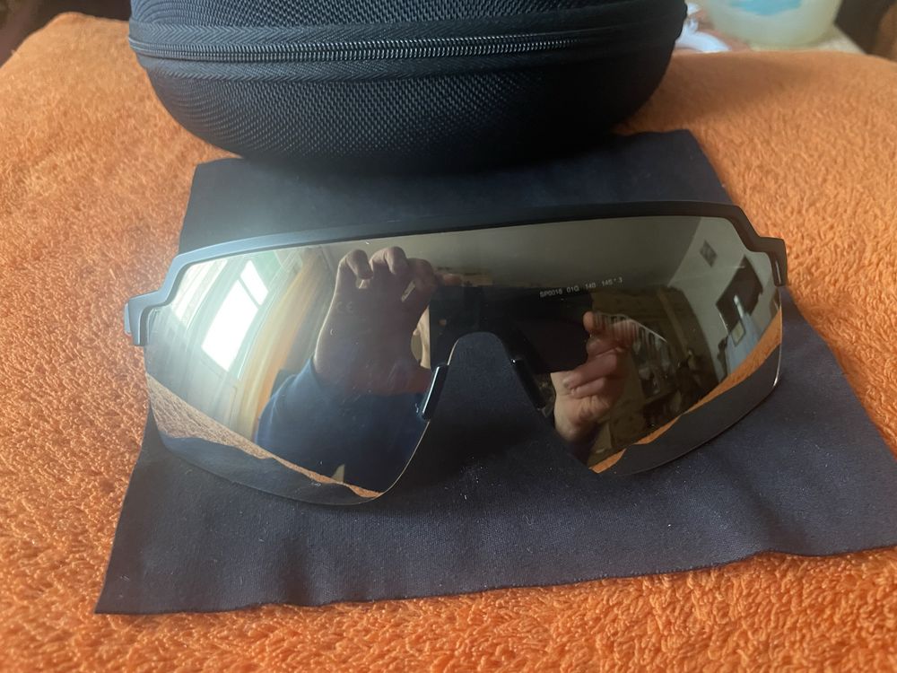 Сонцезахисні фотохромні окуляри Adidas sp0018 01G