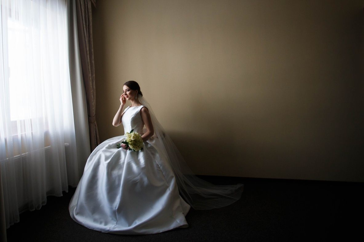 Весільна сукня, весільне плаття айворі