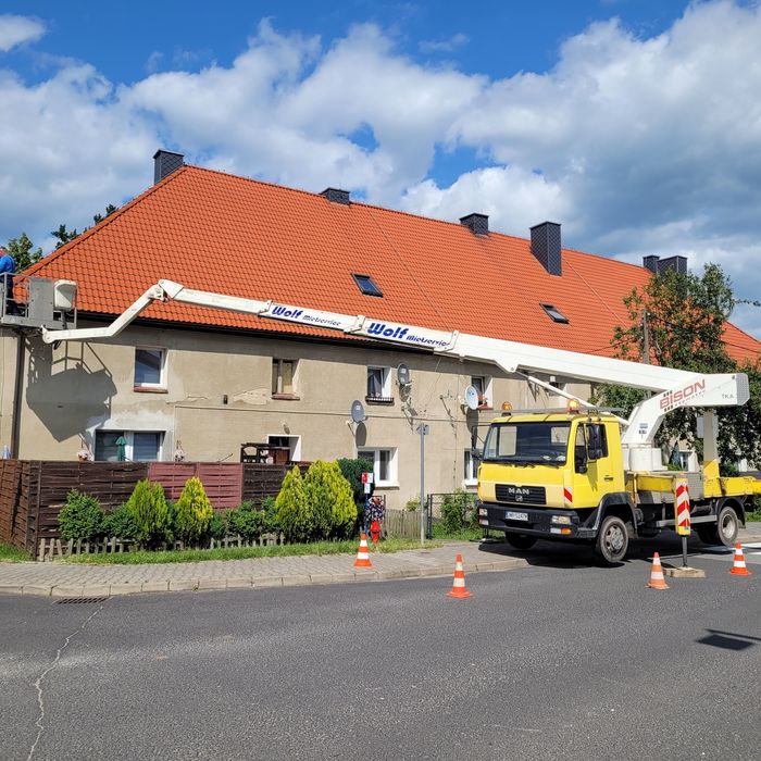 Wynajem podnośników koszowych