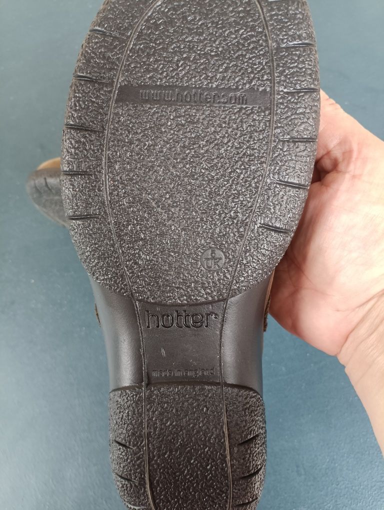 Продам женские мокасины