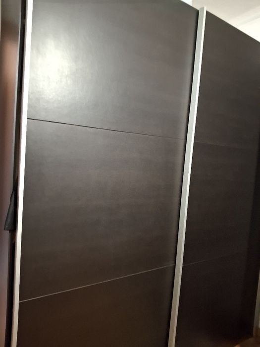 Guarda fatos ou guarda vestidos preto portas de correr