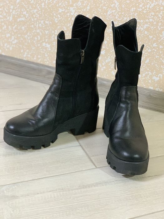 Зимові жіночі чоботи