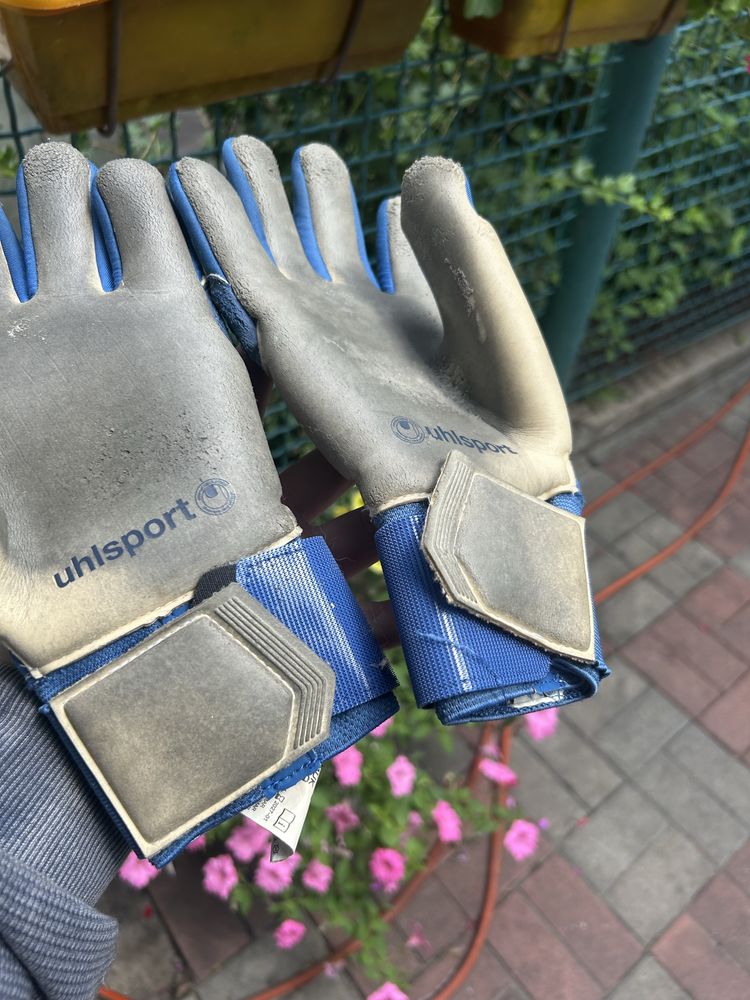 Uhlsport glove.