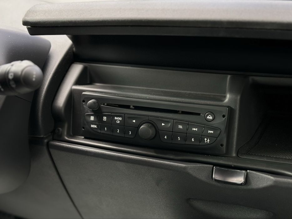 RENAULT ESPACE 2011р, 2.0 дизель, механіка, передній привід