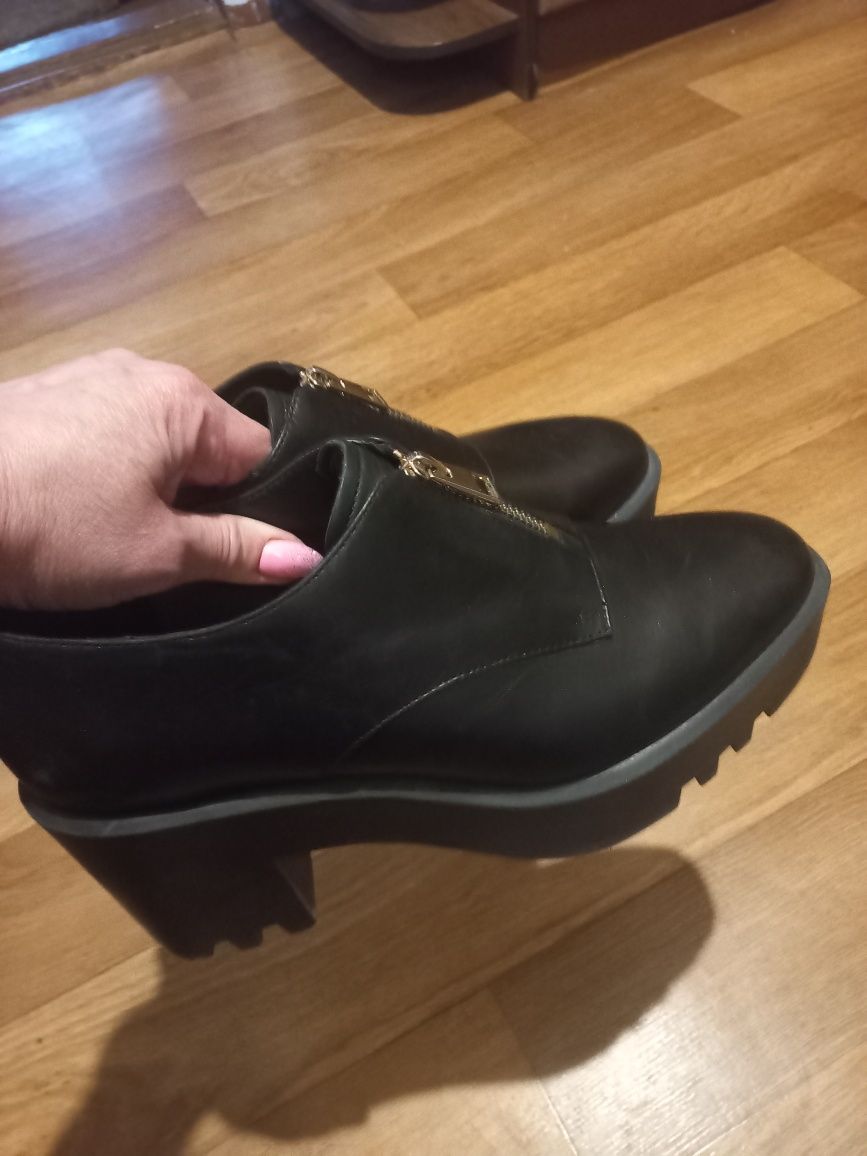 НОВІ туфлі,мокасини, з натуральної шкіри,розмір 41, Zign,Німеччина