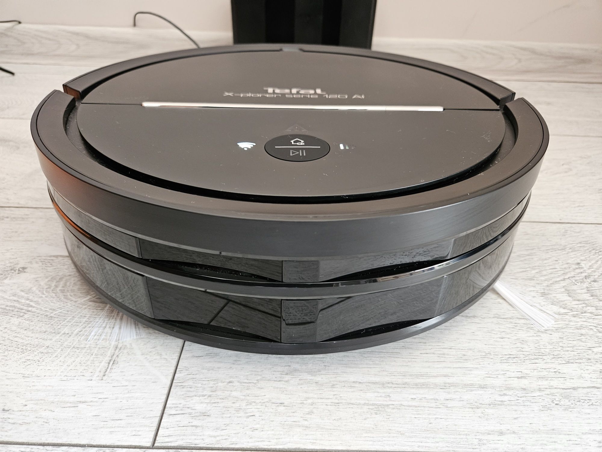 Robot sprzatajacy. Tefal xplorer Serie 120 AL